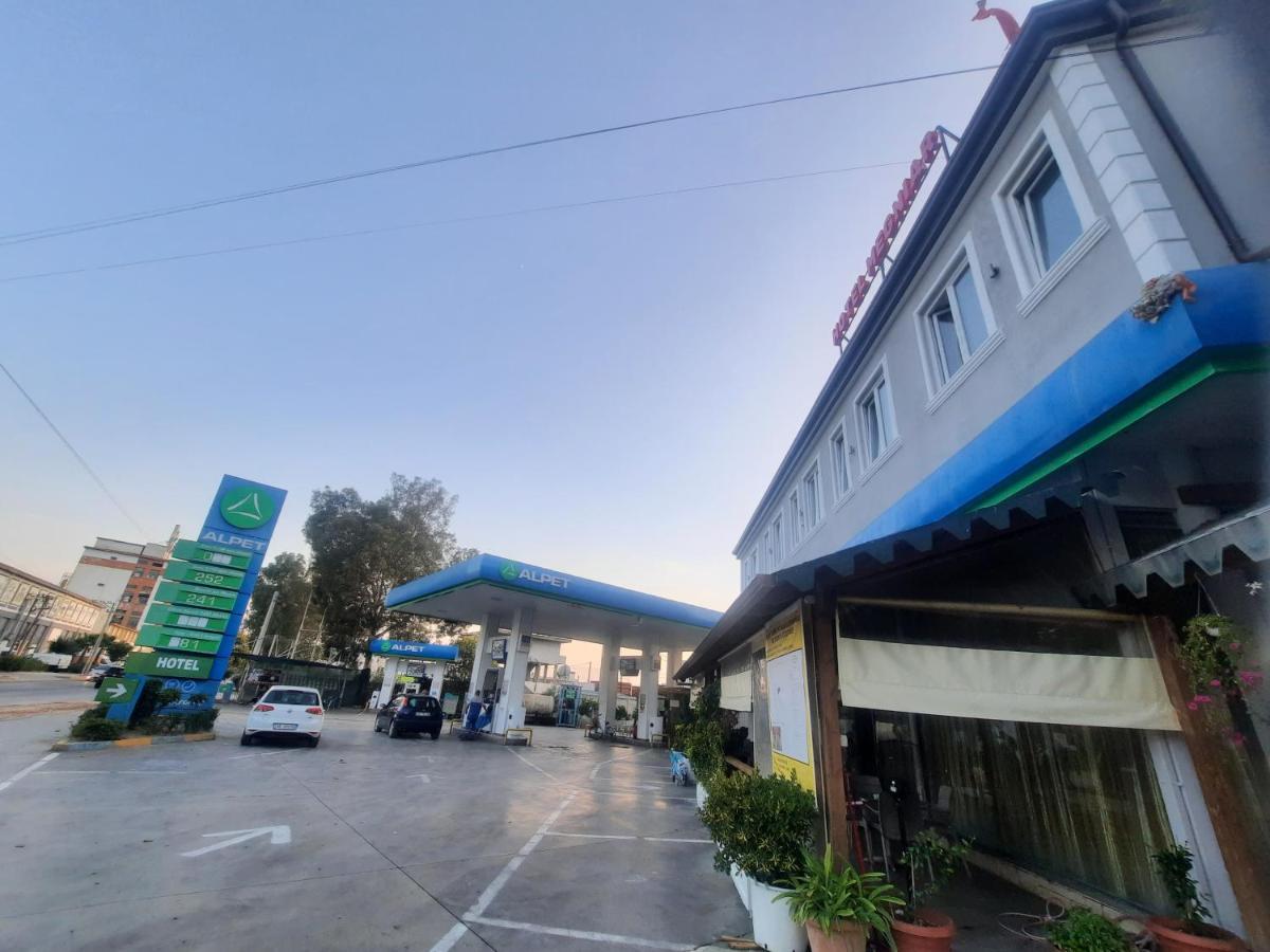 Hotel Megniar Lushnje Экстерьер фото