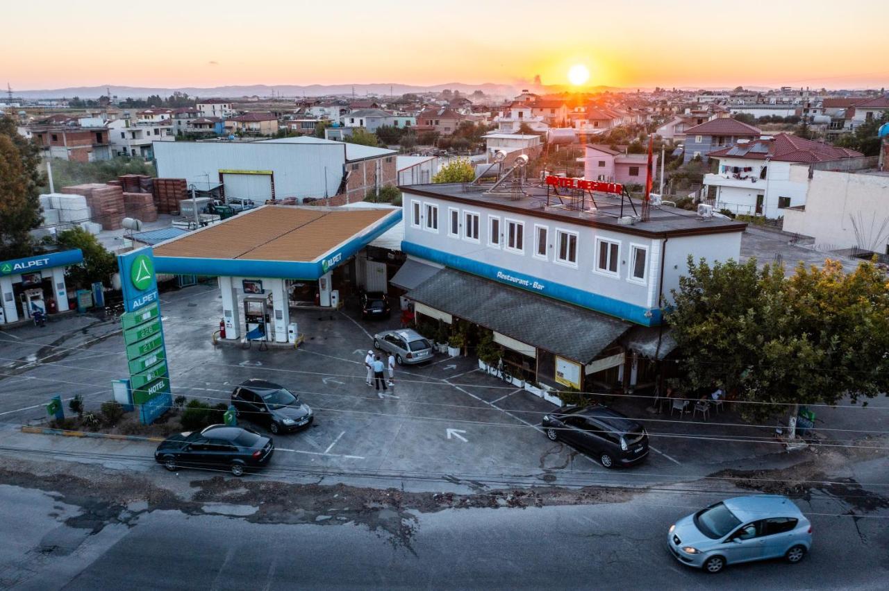 Hotel Megniar Lushnje Экстерьер фото