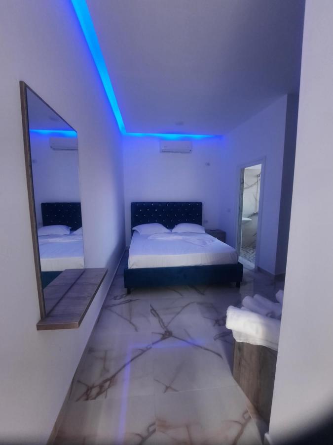 Hotel Megniar Lushnje Экстерьер фото