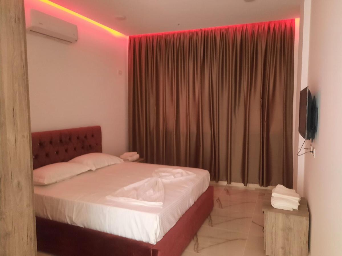 Hotel Megniar Lushnje Экстерьер фото
