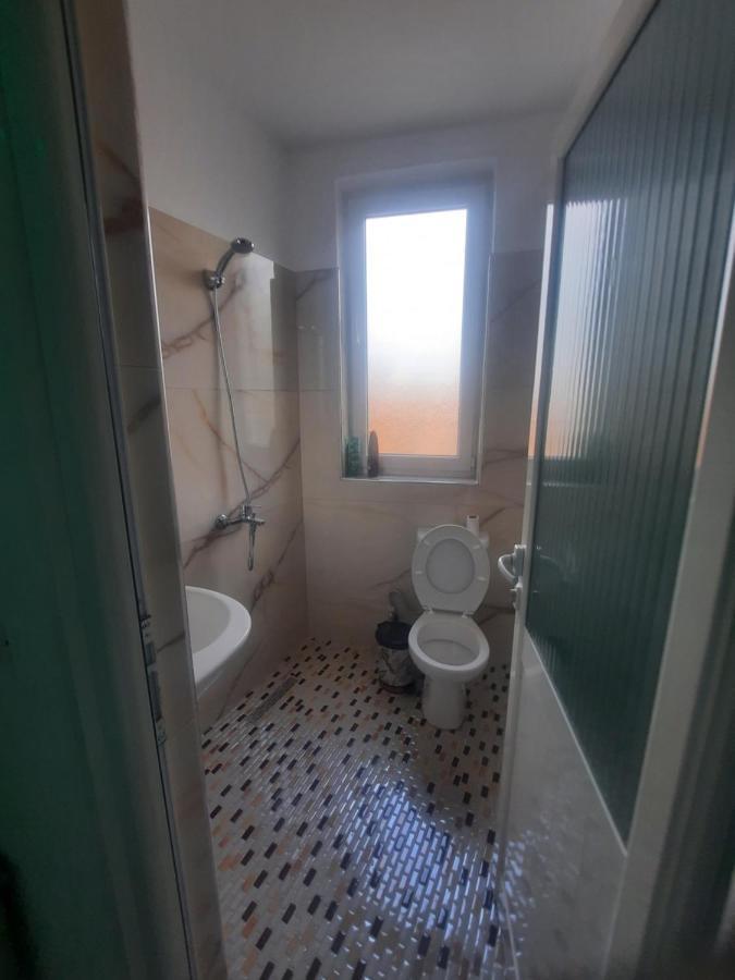 Hotel Megniar Lushnje Экстерьер фото
