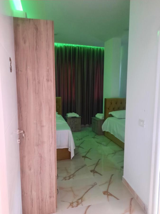 Hotel Megniar Lushnje Экстерьер фото