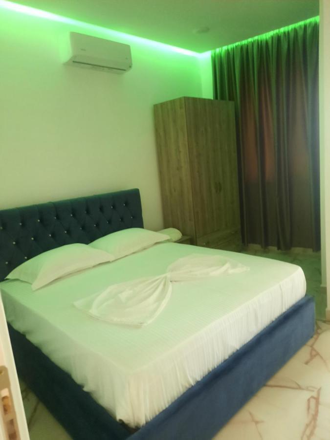 Hotel Megniar Lushnje Экстерьер фото