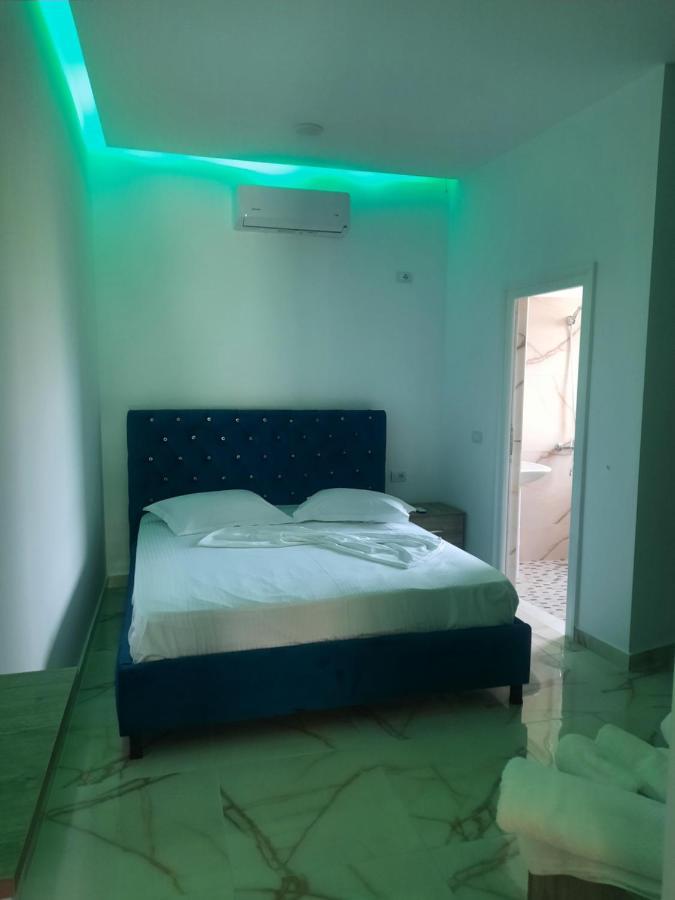 Hotel Megniar Lushnje Экстерьер фото