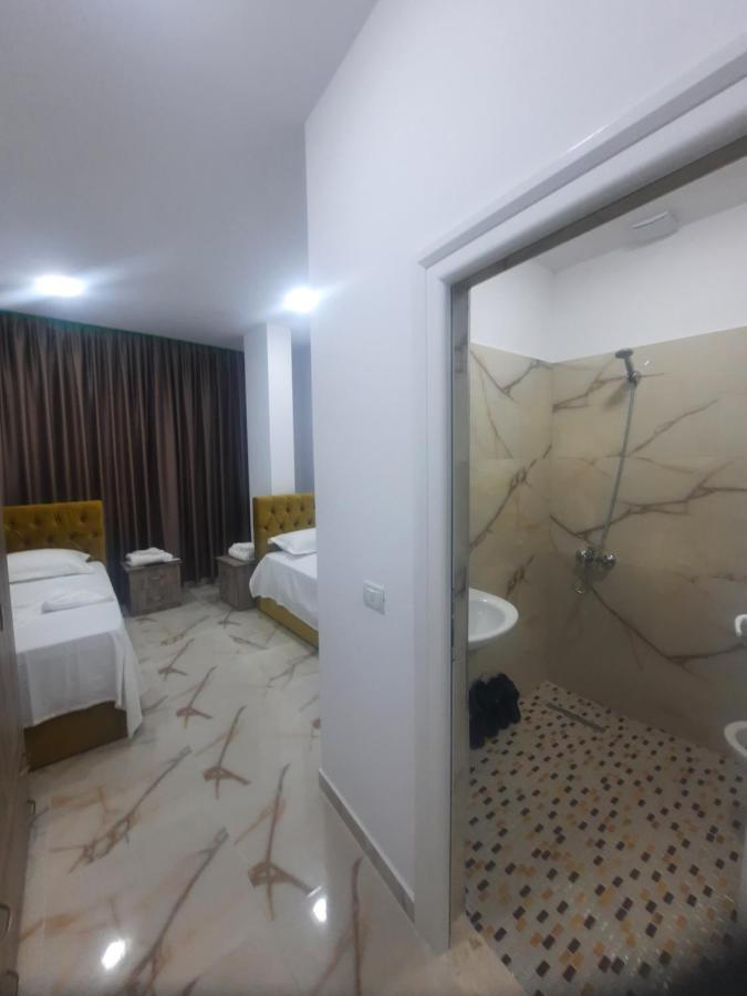 Hotel Megniar Lushnje Экстерьер фото