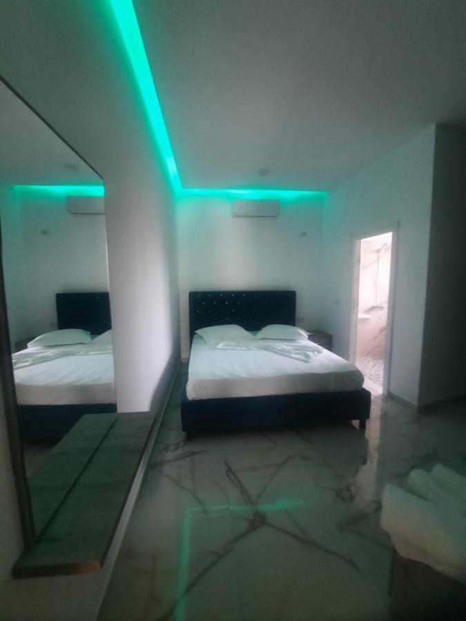 Hotel Megniar Lushnje Экстерьер фото