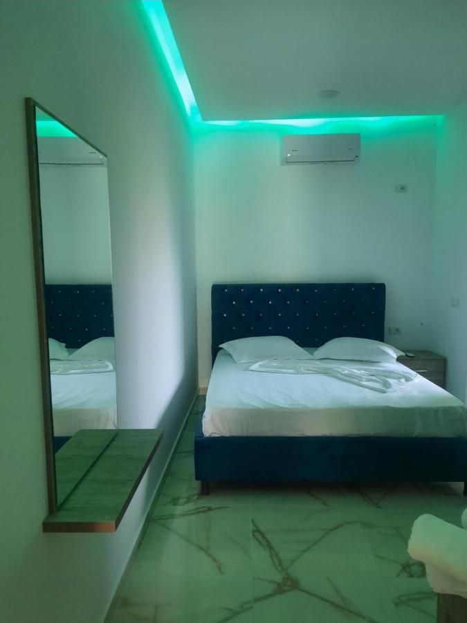 Hotel Megniar Lushnje Экстерьер фото