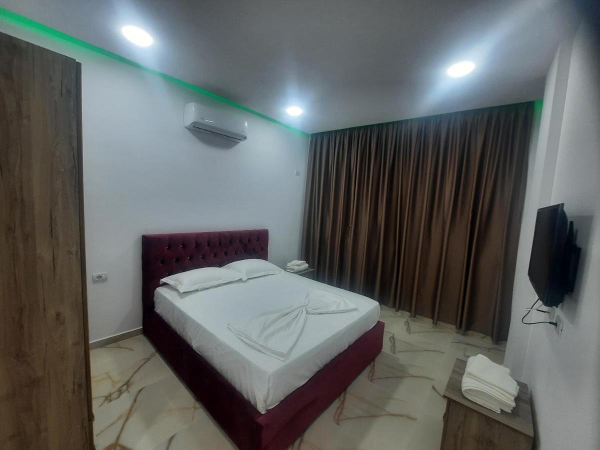 Hotel Megniar Lushnje Экстерьер фото