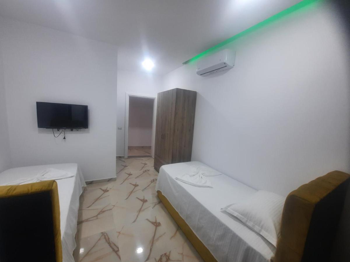 Hotel Megniar Lushnje Экстерьер фото